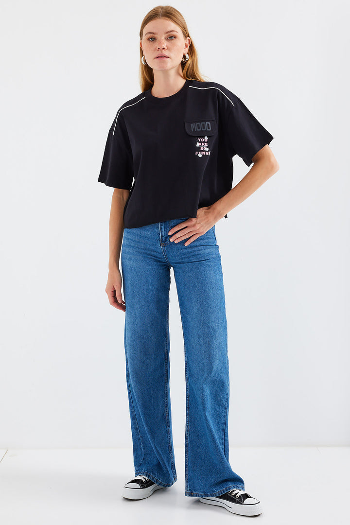 BGD Women Pocket Detailed Oversized T-shirt - Black - Avondale
