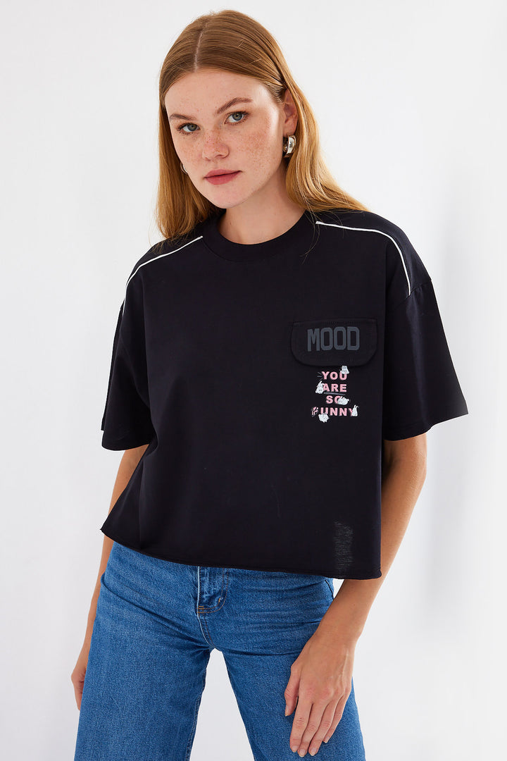BGD Women Pocket Detailed Oversized T-shirt - Black - Avondale