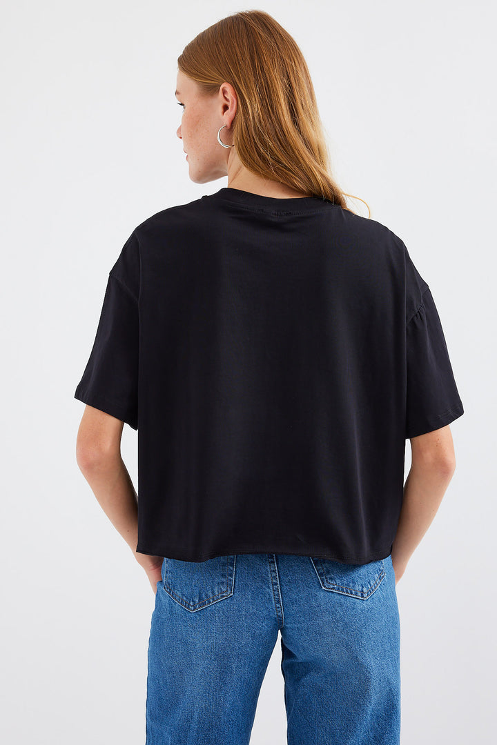 BGD Women Pocket Detailed Oversized T-shirt - Black - Avondale