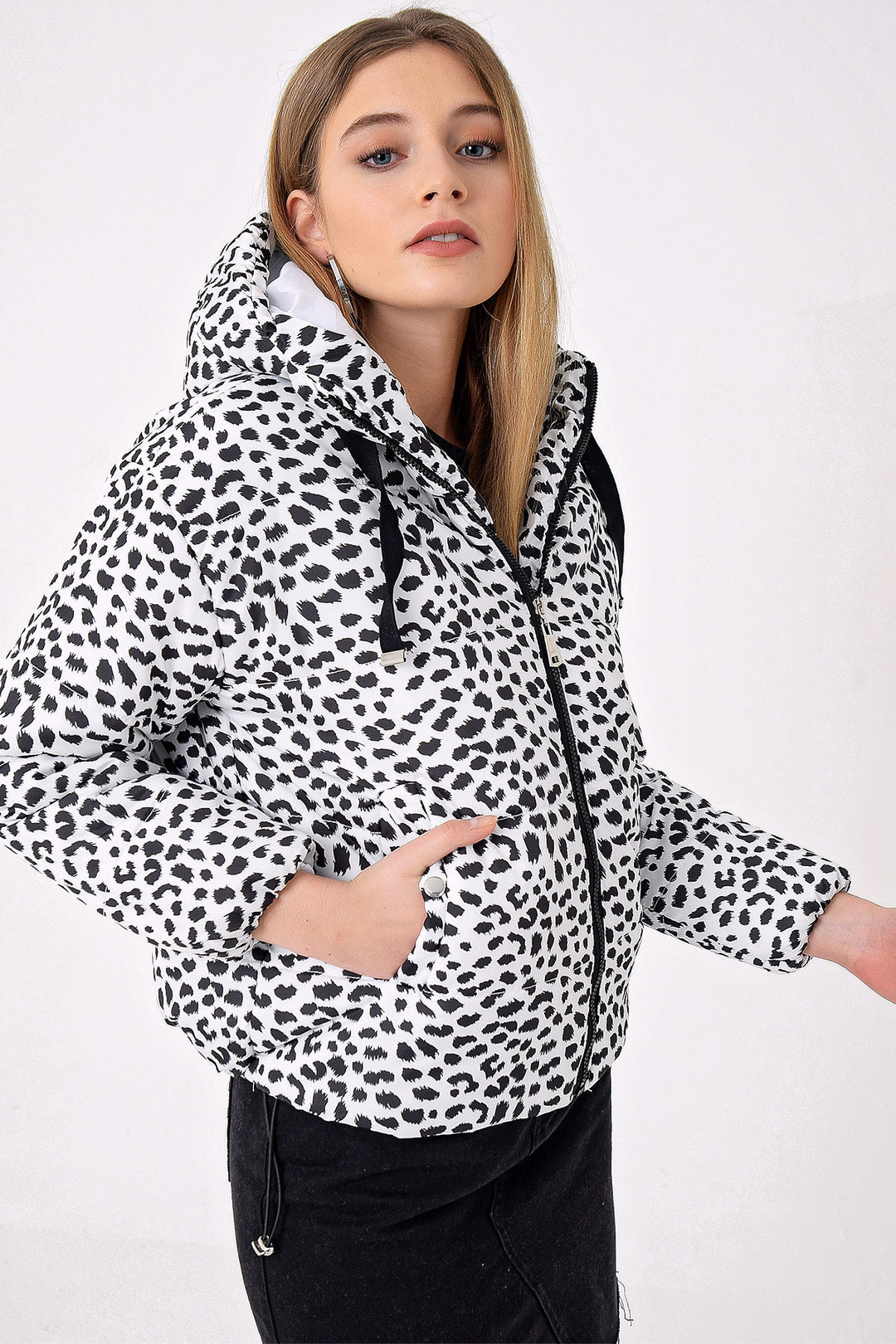 BGD Women Patterned Puffer Jacket - White - Moline