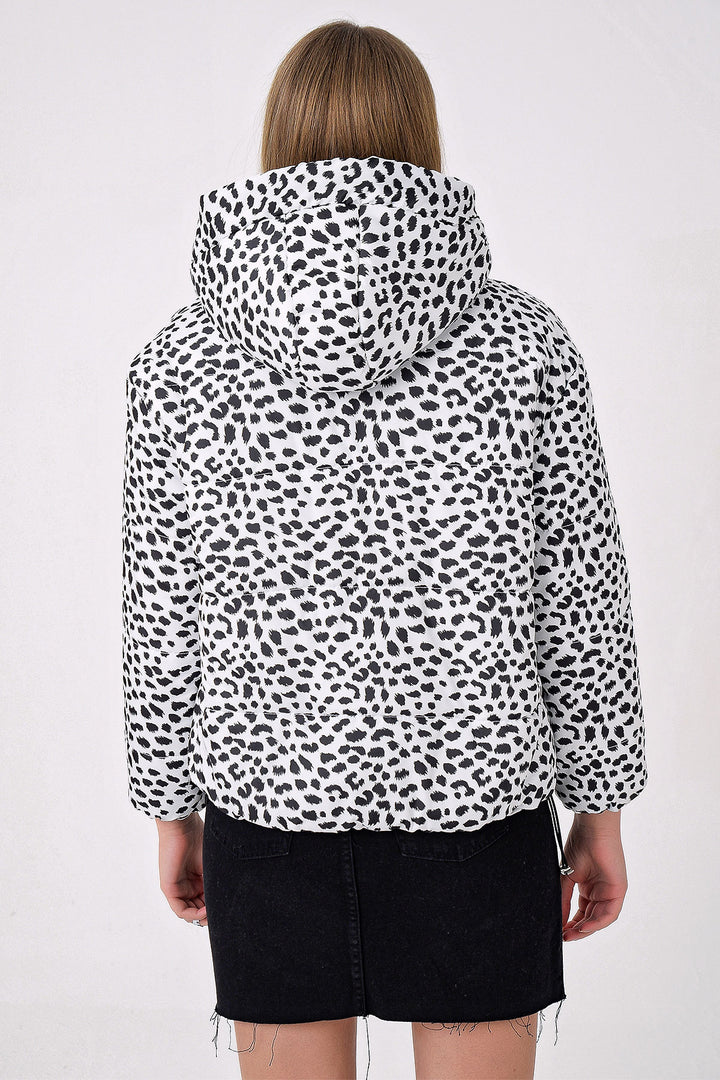 BGD Women Patterned Puffer Jacket - White - Moline