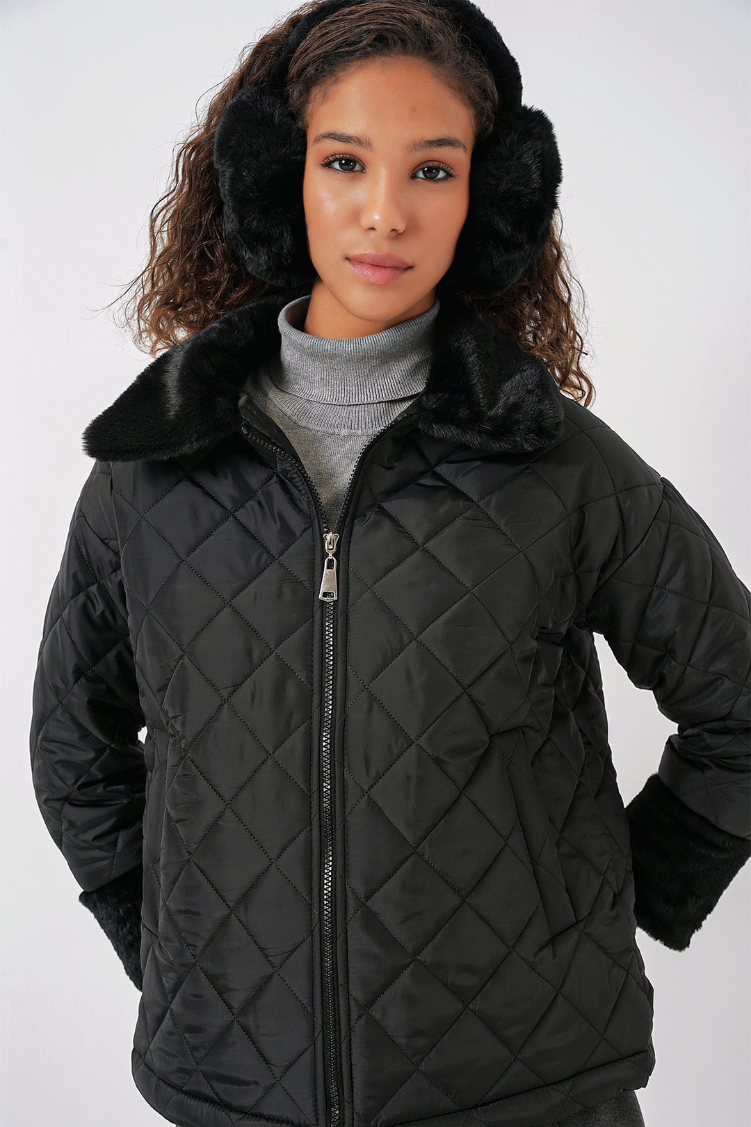 BGD Women Plush Detailed Quilted Jacket - Black - Acámbaro