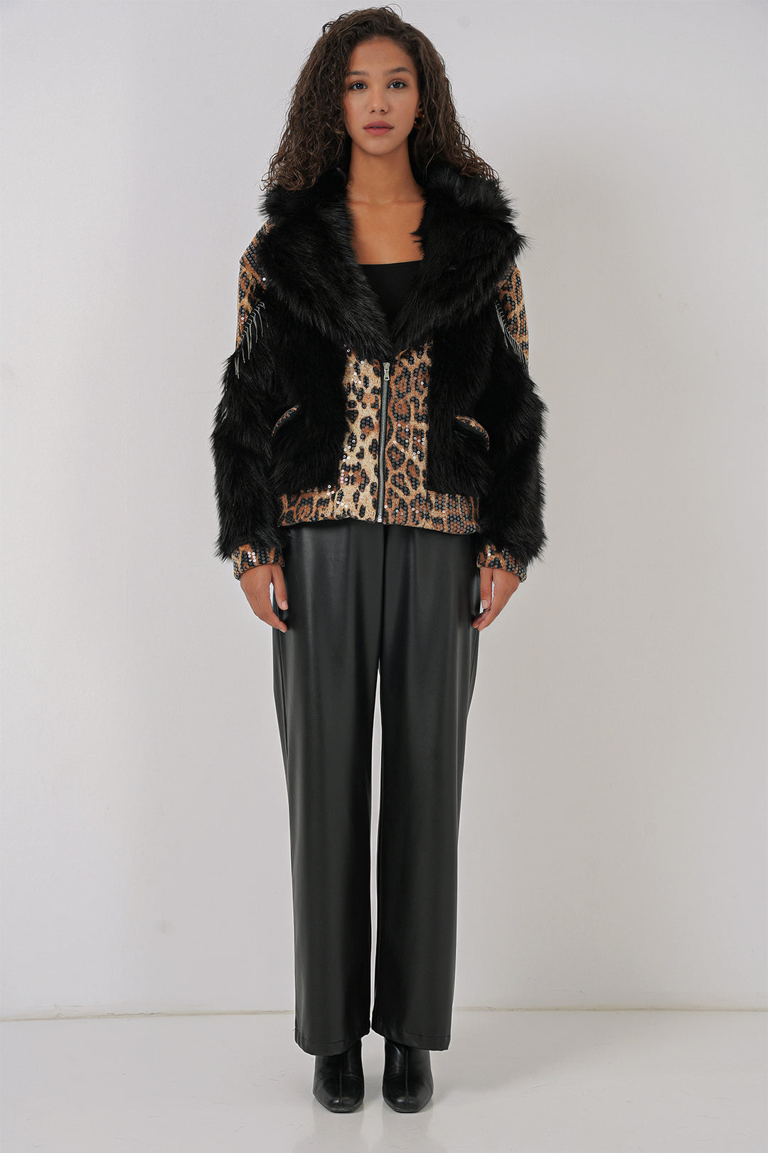 BGD Women Plush Fur Coat - Black - Saint-Raphaël