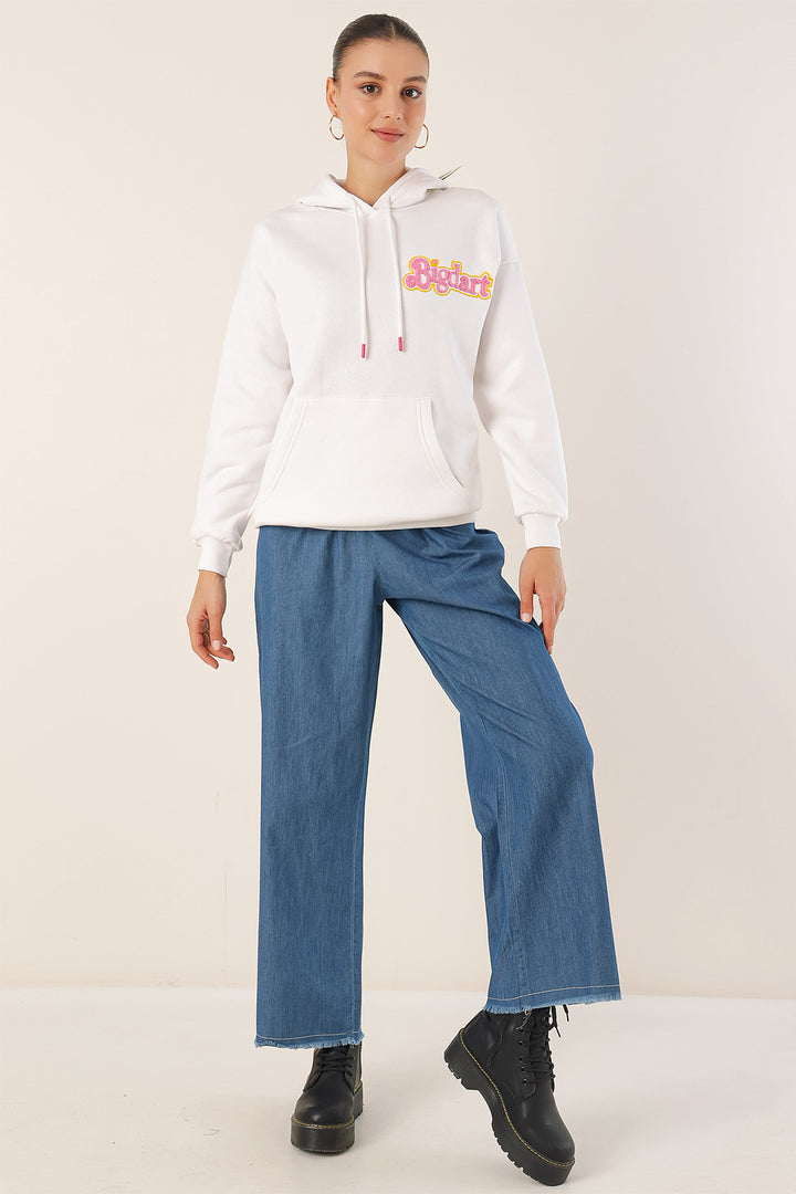 BGD Women Embroidered Oversize Sweatshirt - White - Avondale