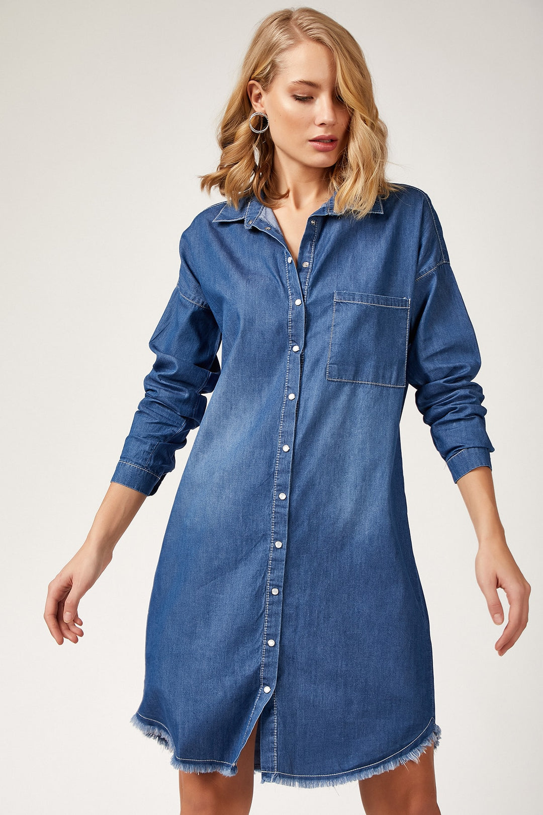 BGD Women FRINGED DENIM TUNIC - Blue - Avondale