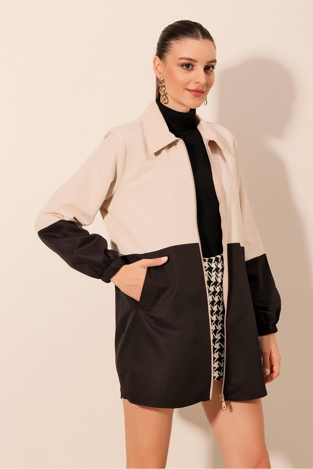 BGD Women Two-Tone Seasonal Trench Coat - Black - Bălţi