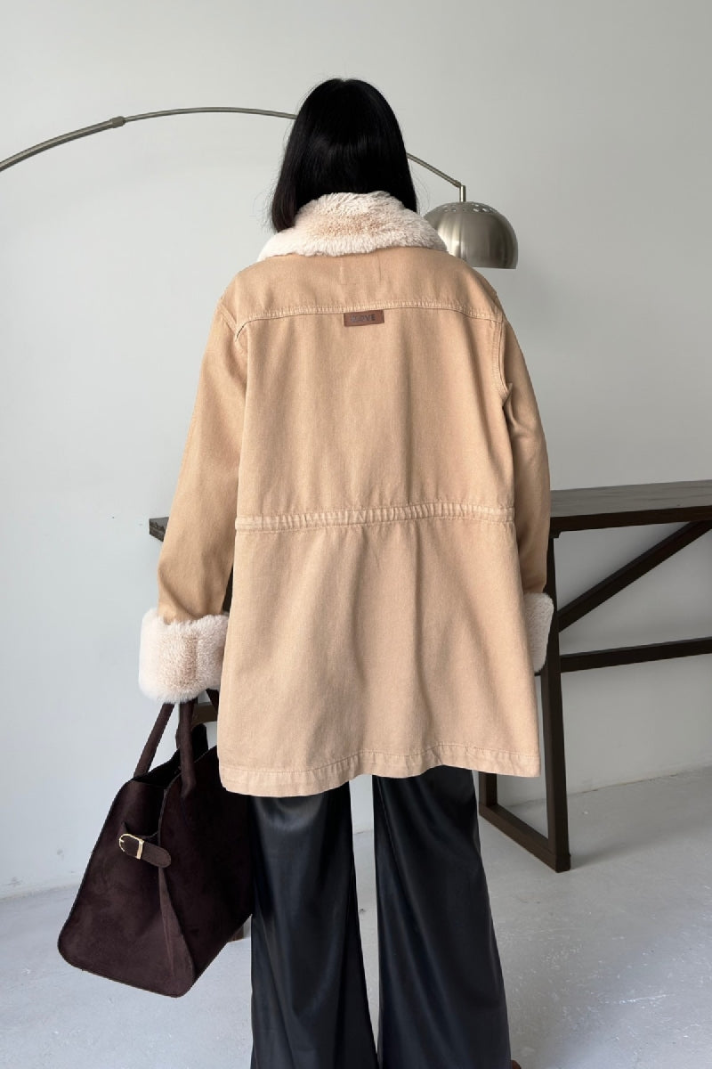 XLJ Medium Denim Jacket with Fur Details - Petatlán