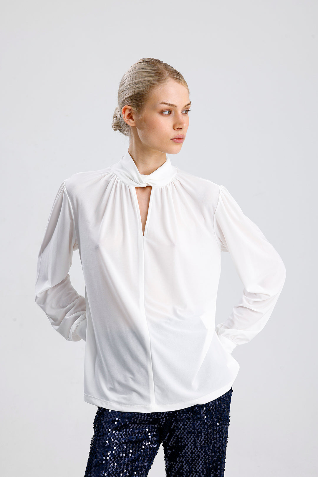 SNS Sense Ekru Dekolte Yaka Detaylı Kadın Bluz  - Las Vegas