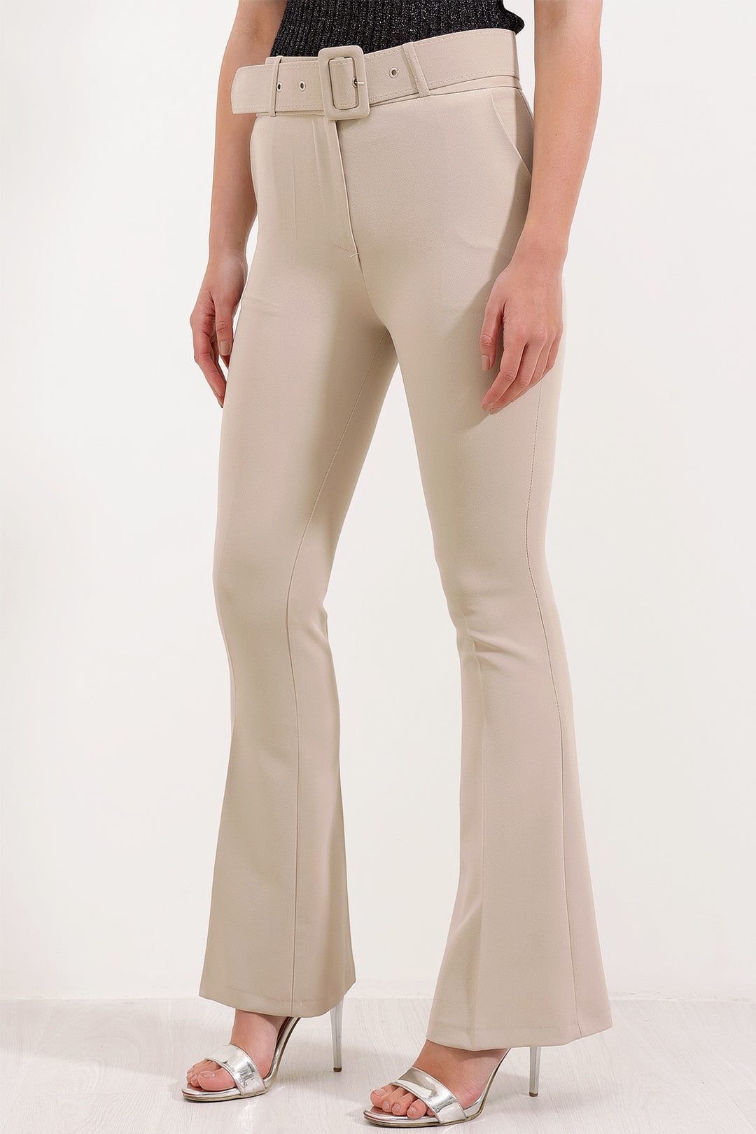 BGD Women Spanish Flared High-Waisted Pants - Beige - Vila Franca de Xira