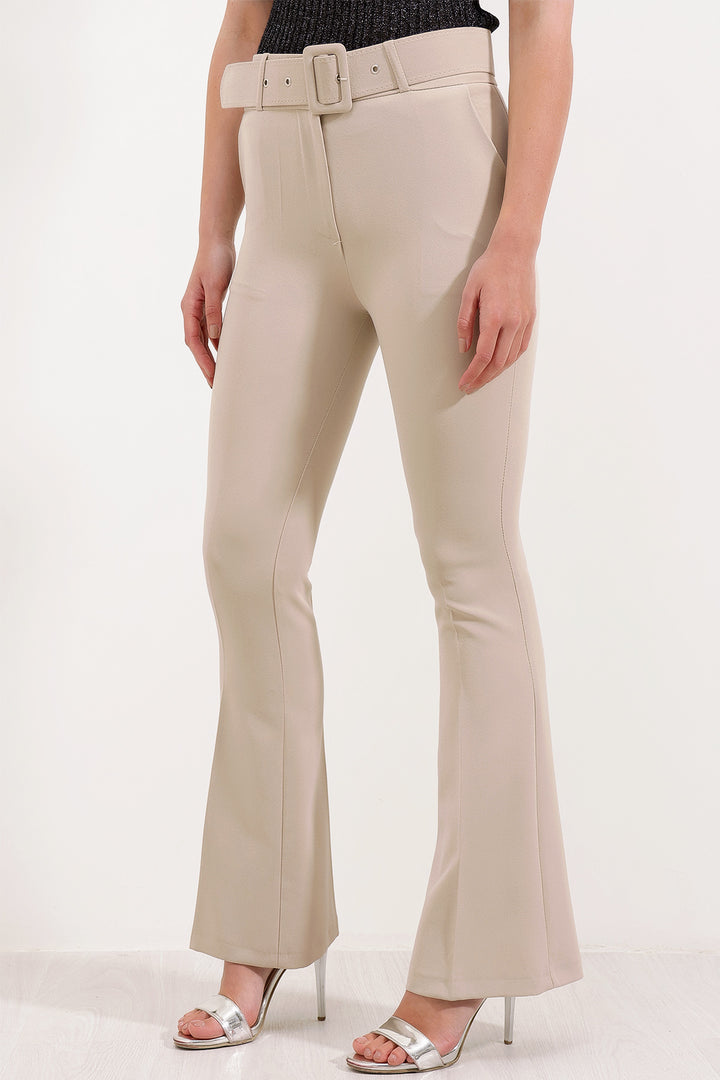 BGD Women Spanish Flared High-Waisted Pants - Beige - Vila Franca de Xira