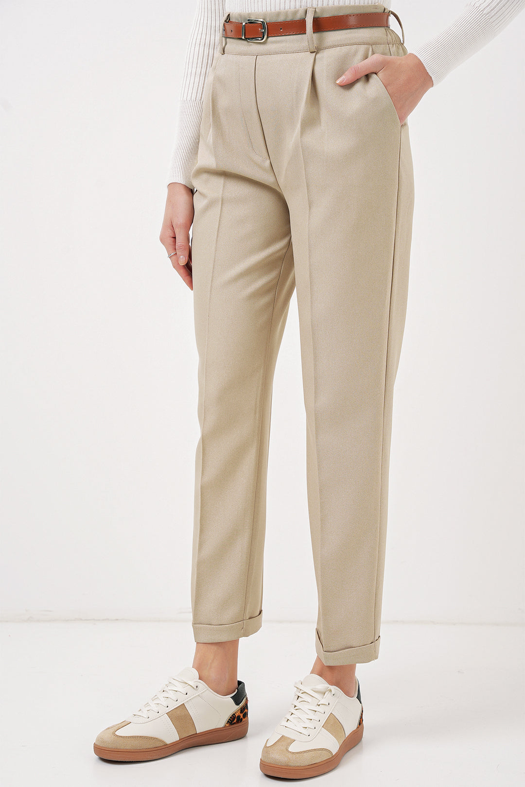 BGD Women Women's Pleated Belted Fabric Trousers - Cream - Brest