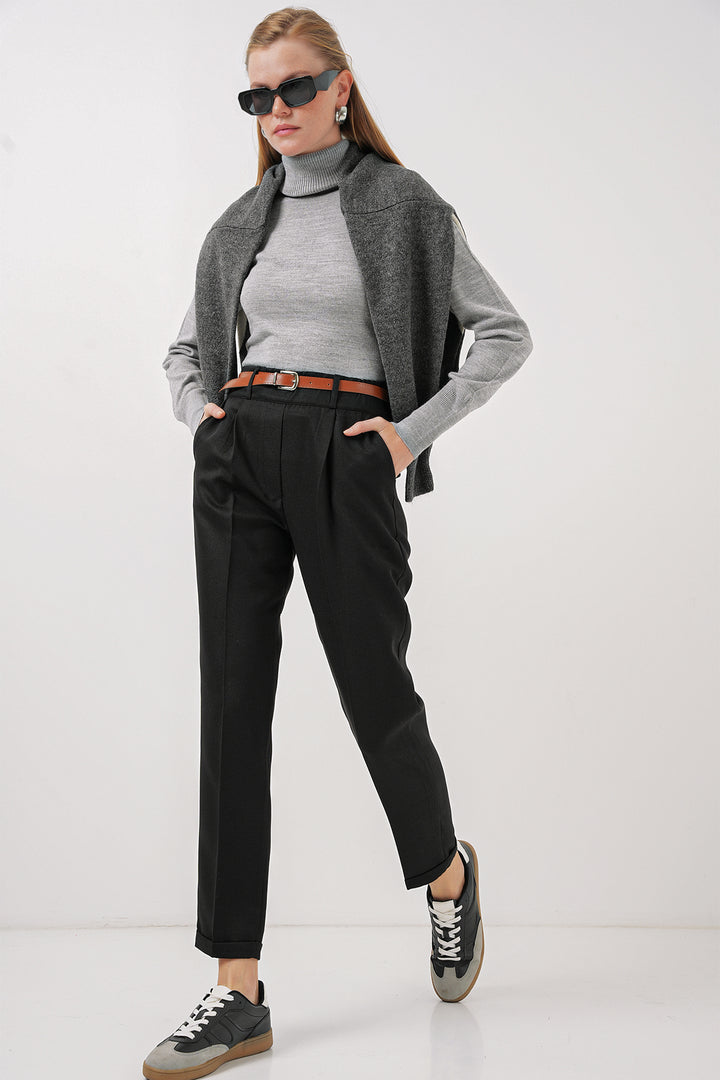 BGD Women Women's Pleated Belted Fabric Trousers - Black - Casa Grande