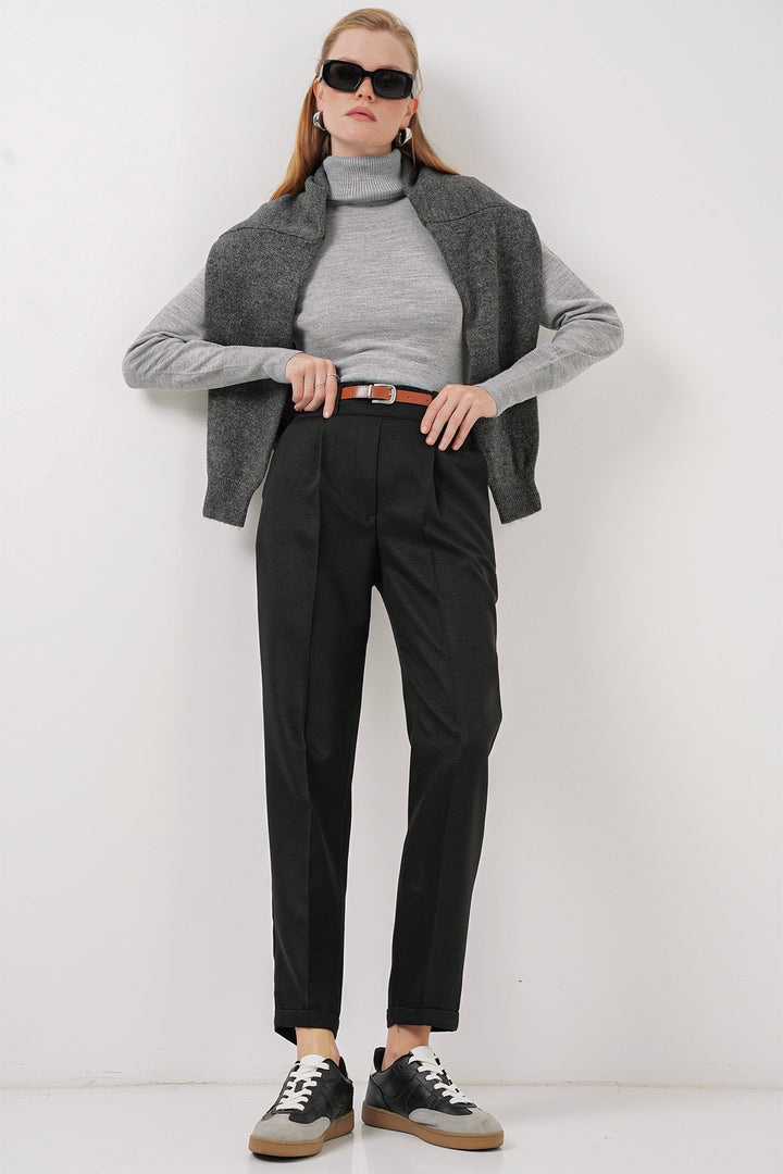 BGD Women Women's Pleated Belted Fabric Trousers - Black - Casa Grande