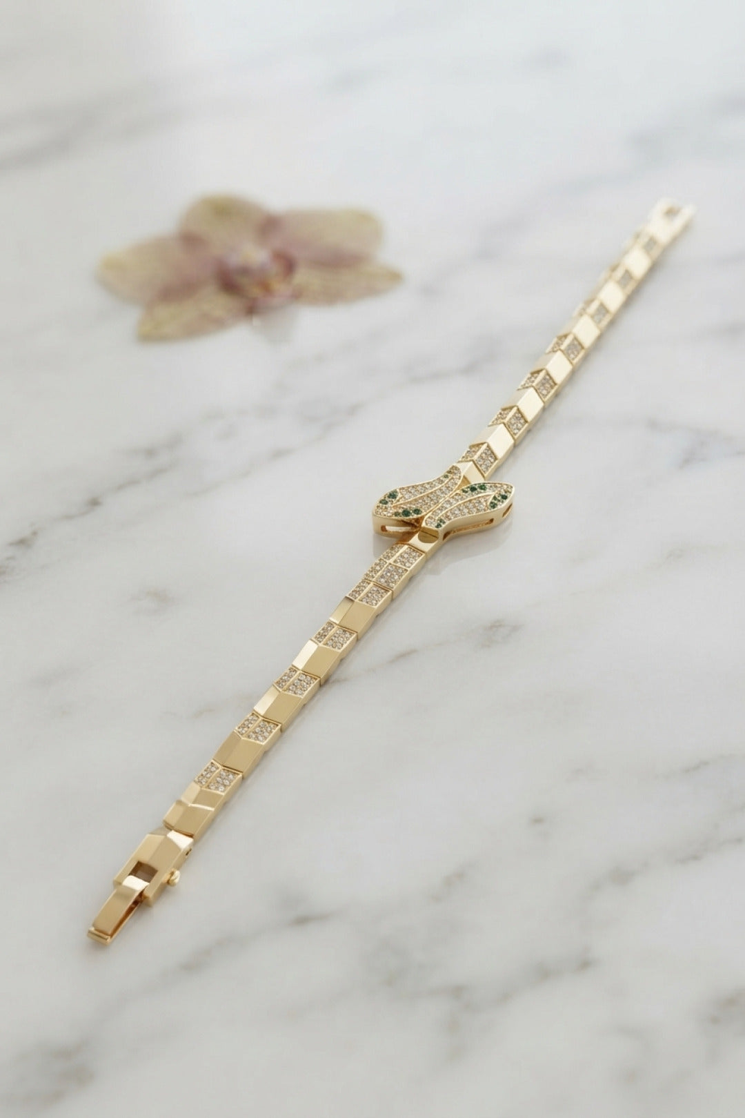 EBJ Gold Renk Pirinç Zirkon Taşlı Yılan Model Kadın Bileklik - Newnan