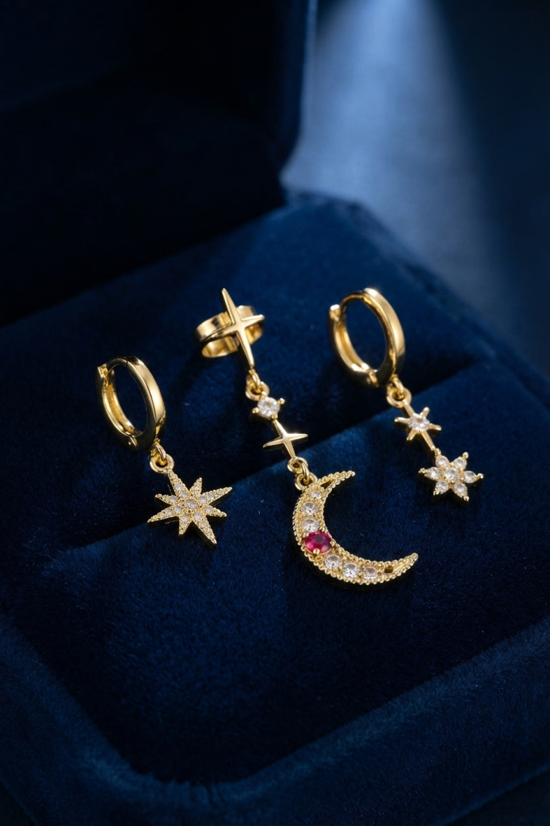 EBJ Gold Renk 3 lü Ay ve Yıldız Model Küpe - North Hempstead