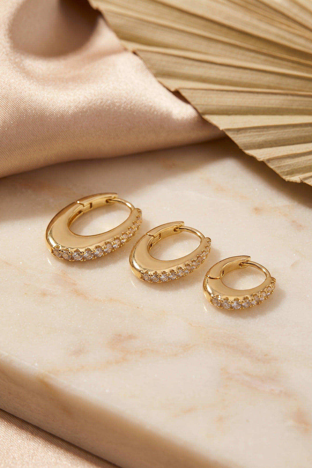 EBJ Gold Renk Oval Halka Model Zirkon Taşlı 3 lü Küpe Set - Castle Rock
