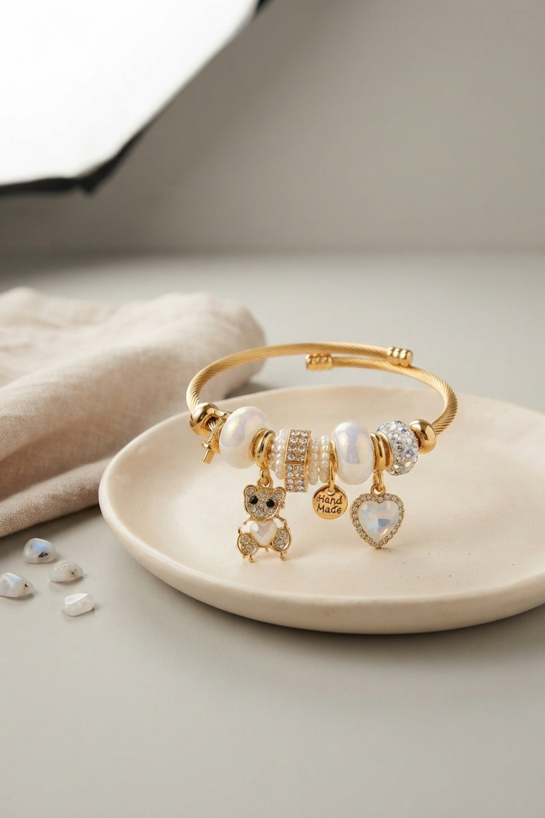 EBJ Tedy Bear Model Gold Renk Beyaz Charmlı Bileklik - Surrey