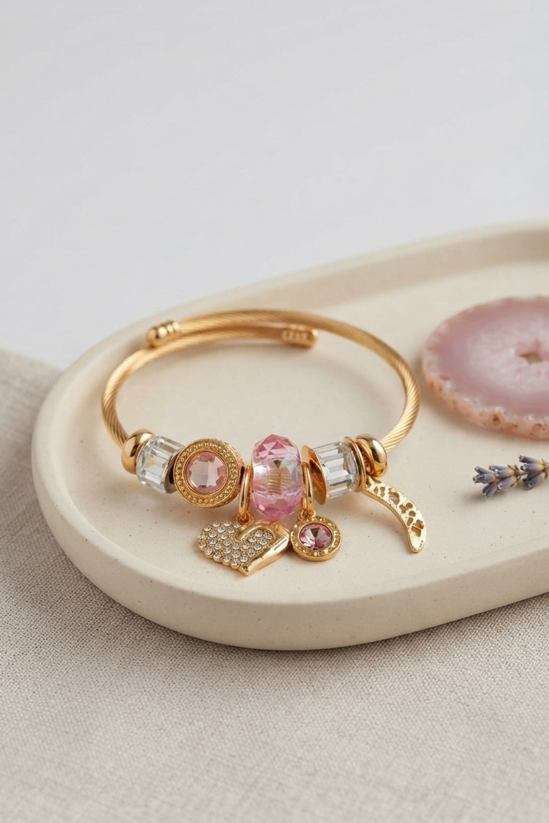 EBJ Kalp Model Gold Renk Pembe Charmlı Bileklik - Banbury