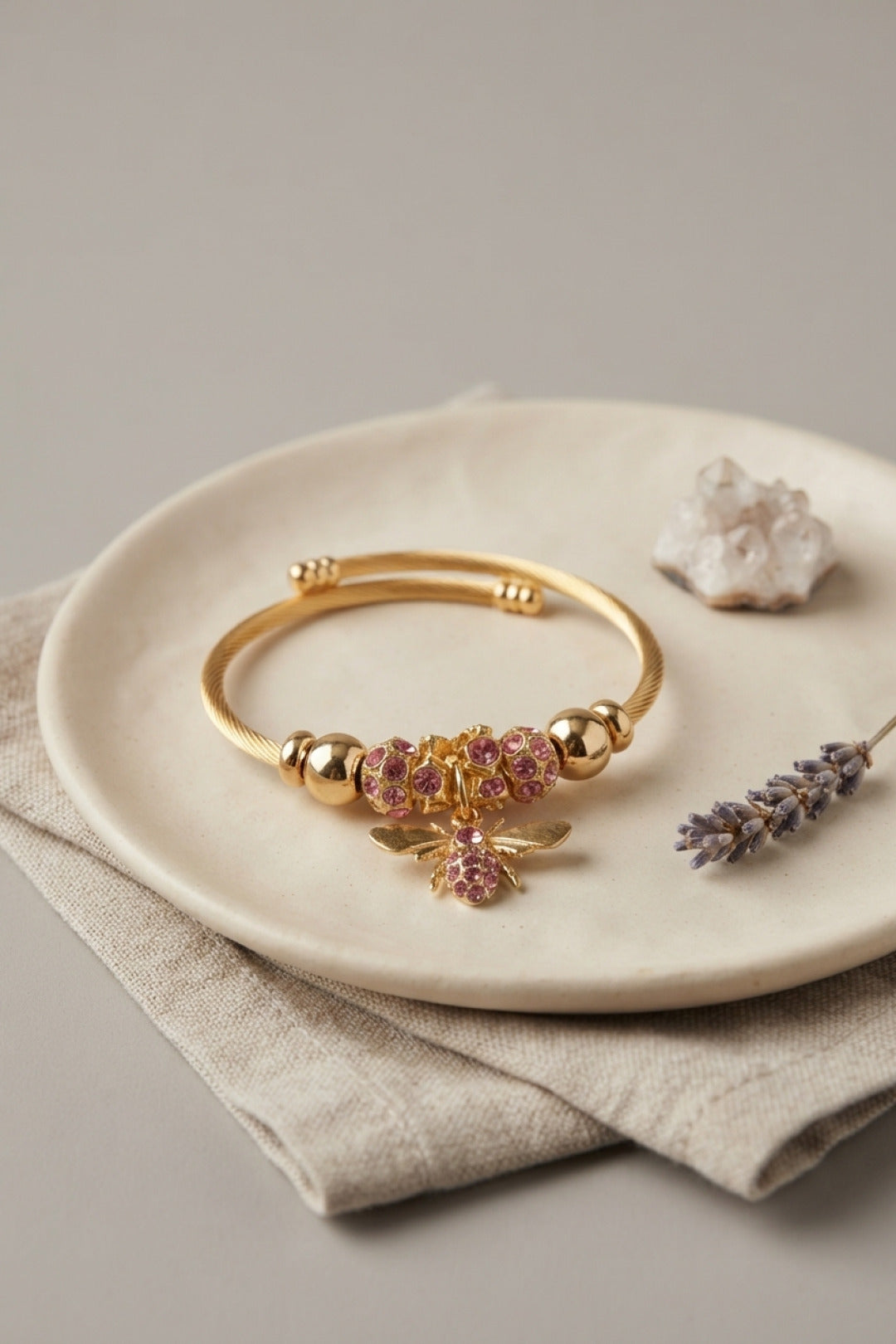 EBJ Pembe Arı Model Gold Renk Charm Bileklik - Hialeah