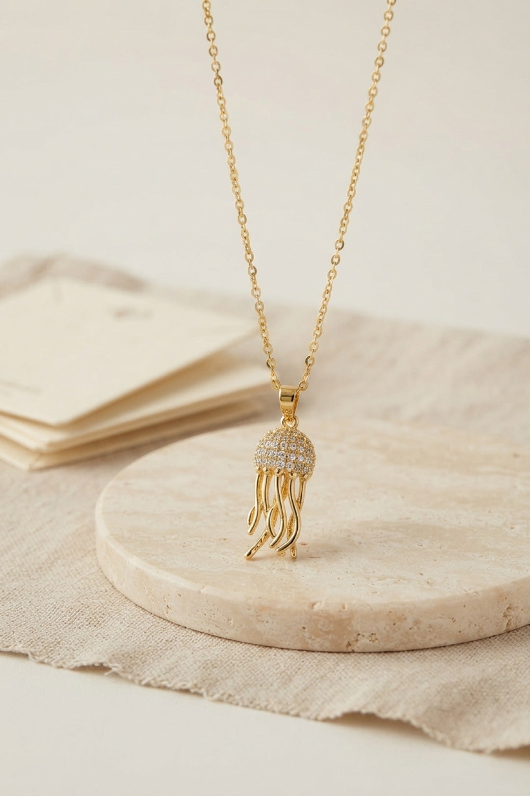EBJ 316L Çelik Zincir Gold Renk Zirkon Taşlı Jellyfish Model Kolye - Sankt Ingbert