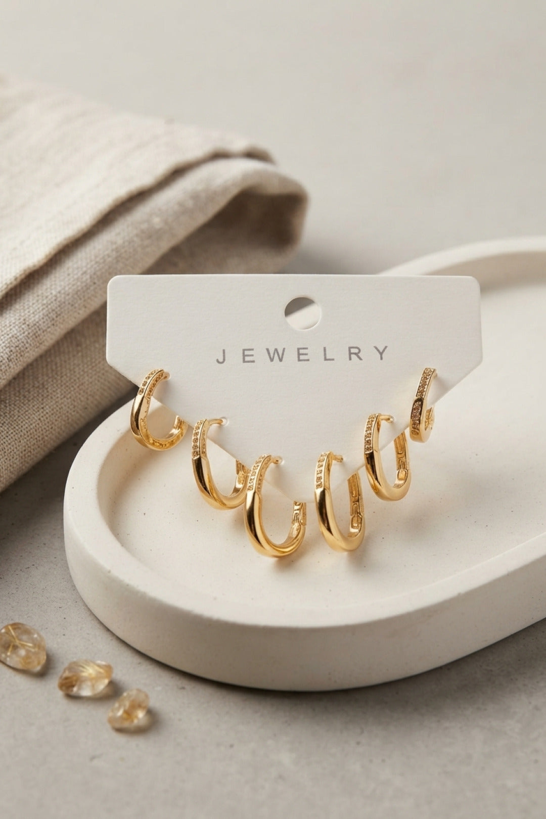 EBJ Gold Renk Zirkon Taşlı Pirinç İnce Kare Halka Model Kadın Küpe Seti - Wilmington
