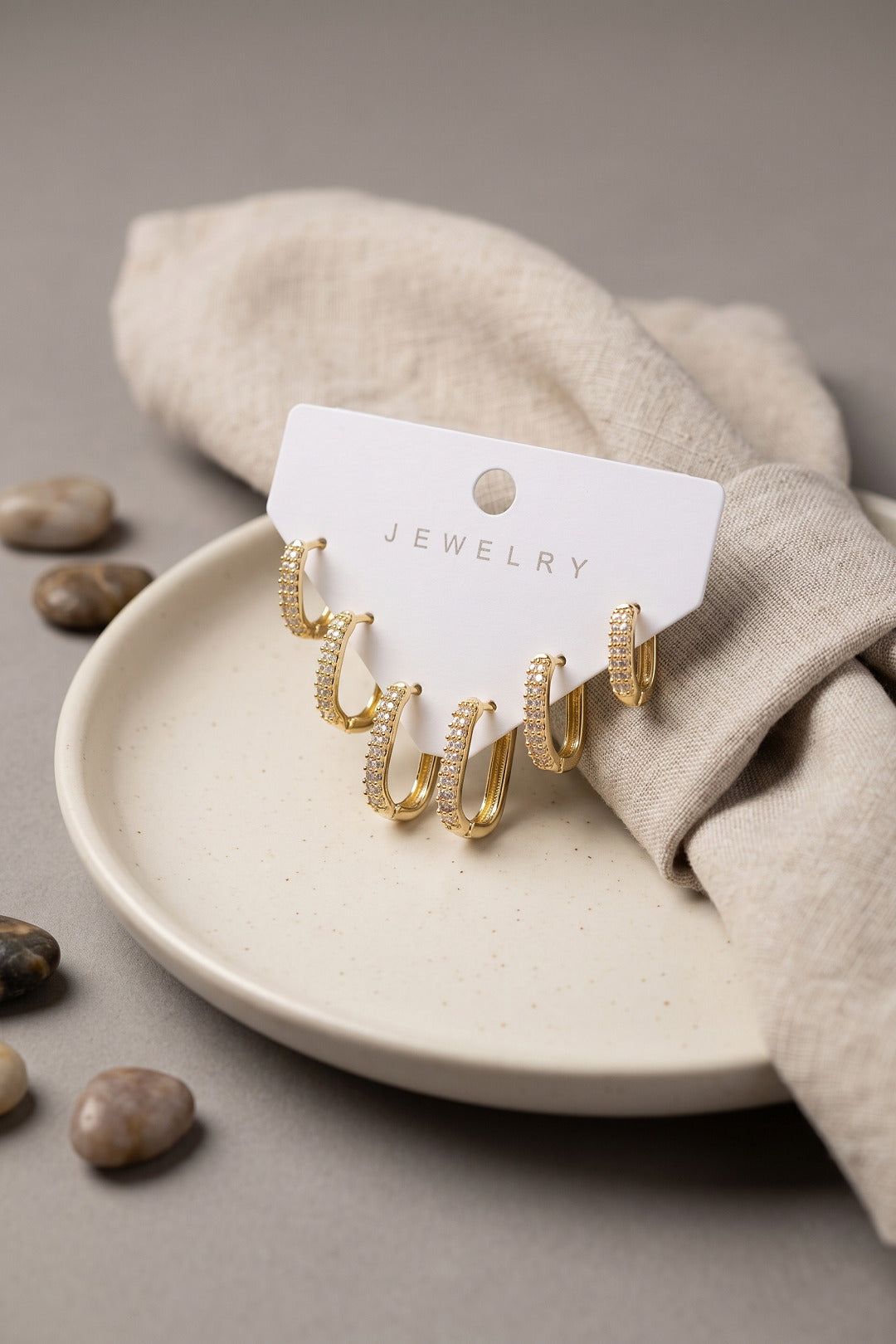EBJ Gold Renk Zirkon Taşlı Pirinç Oval Kare Model Kadın Küpe Seti - Sheffield