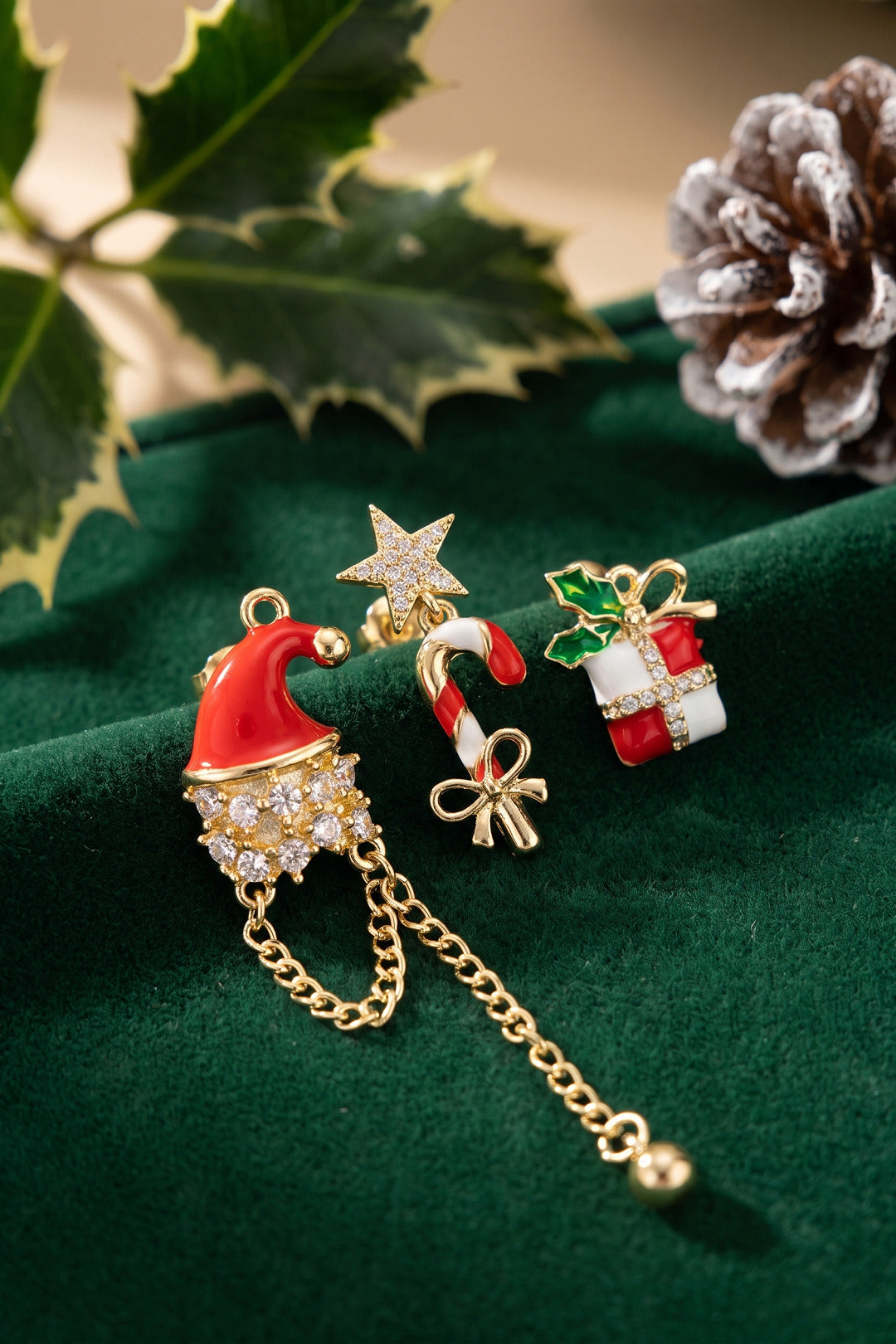 EBJ Gold Noel Baba Şapkalı Zirkon Taşlı Yılbaşı Küpe - Kingston upon Hull