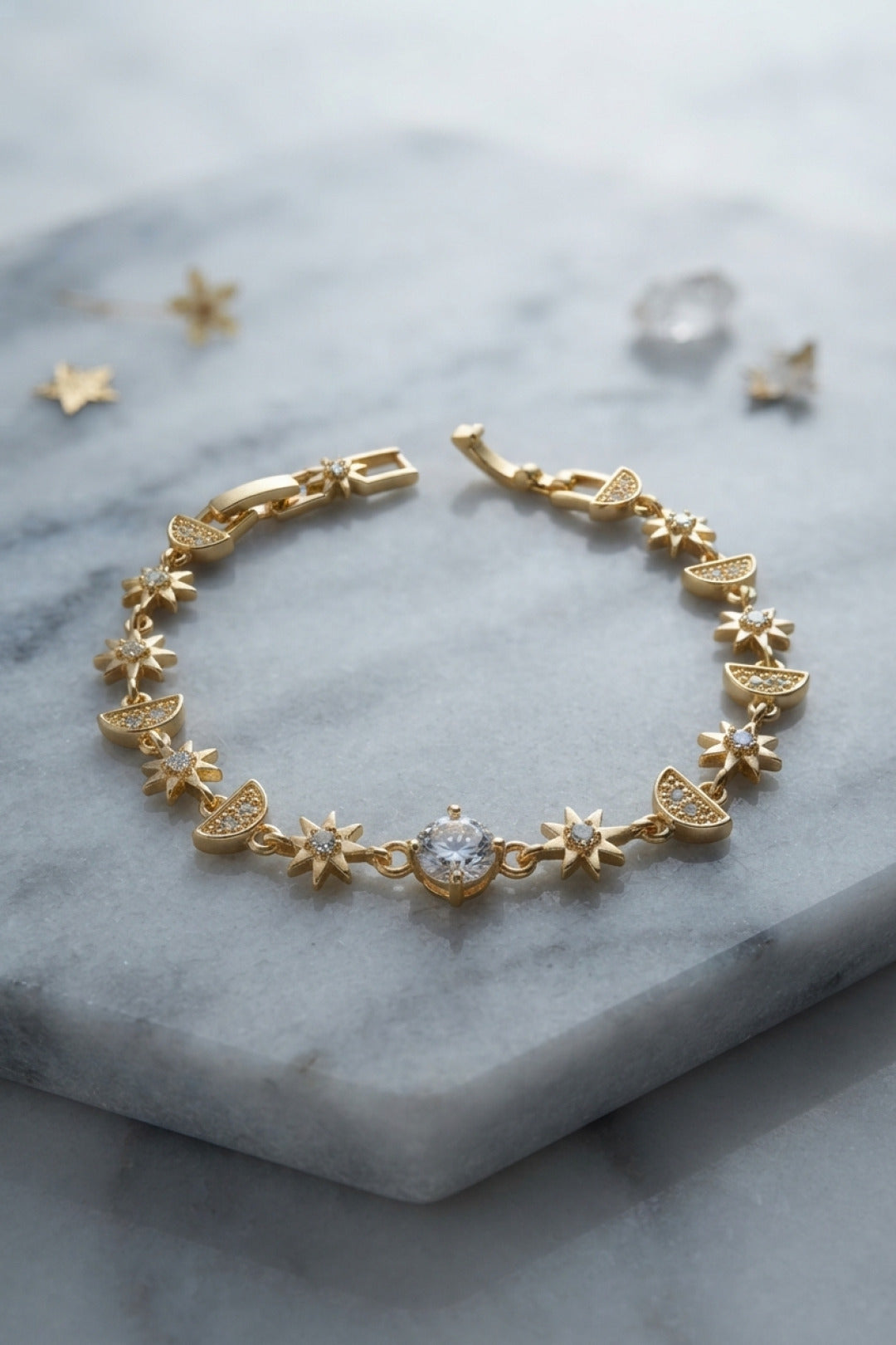 EBJ Gold Renk Celestial Yıldız ve Hilal Model Kadın Bileklik - Águilas