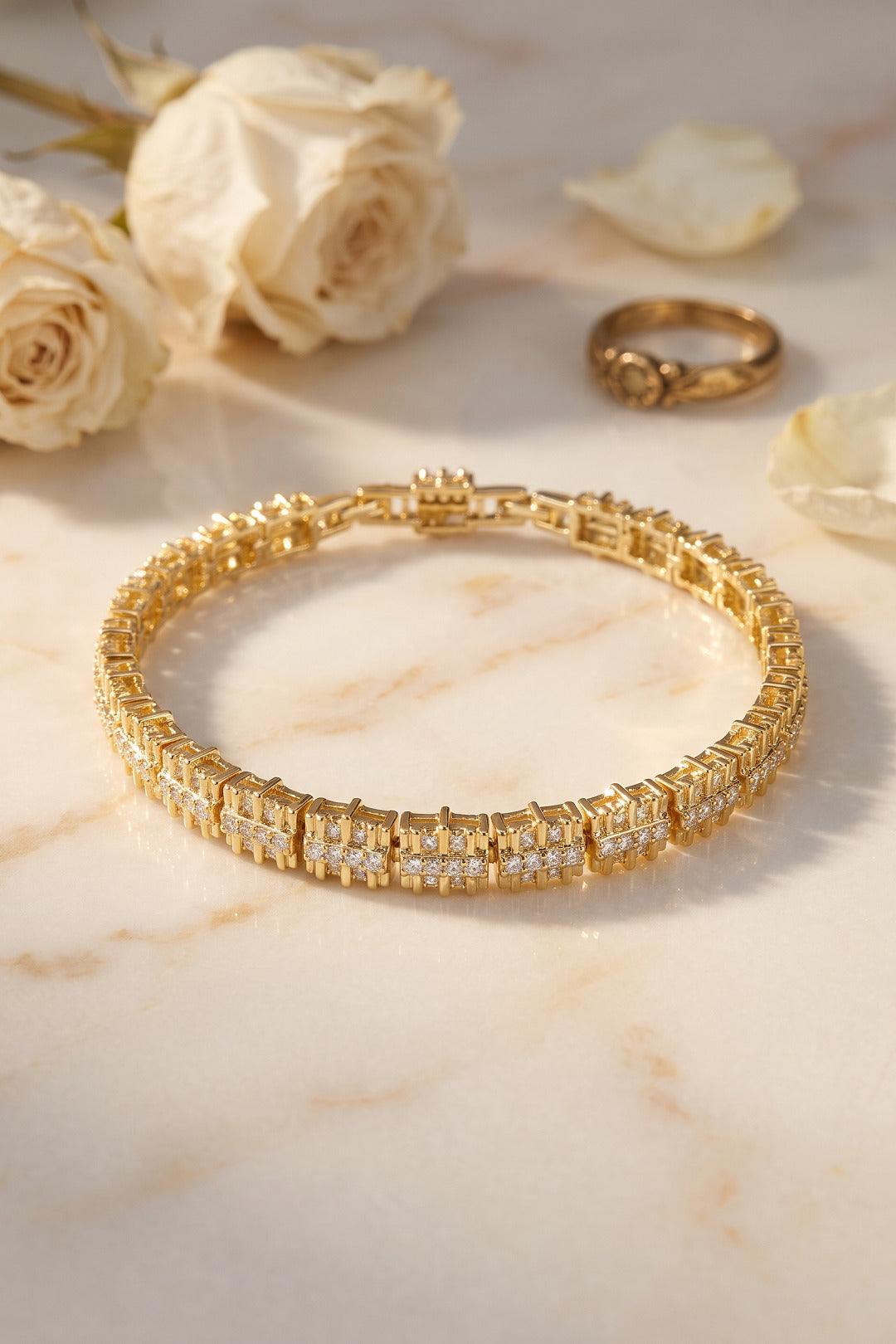 EBJ Gold Renk Pirinç Elegance Zirkon Taşlı Kadın Bileklik - Belleville