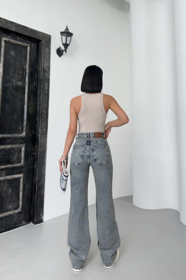 XLJ Stove Pipe Leg High Waist Jeans - Halle