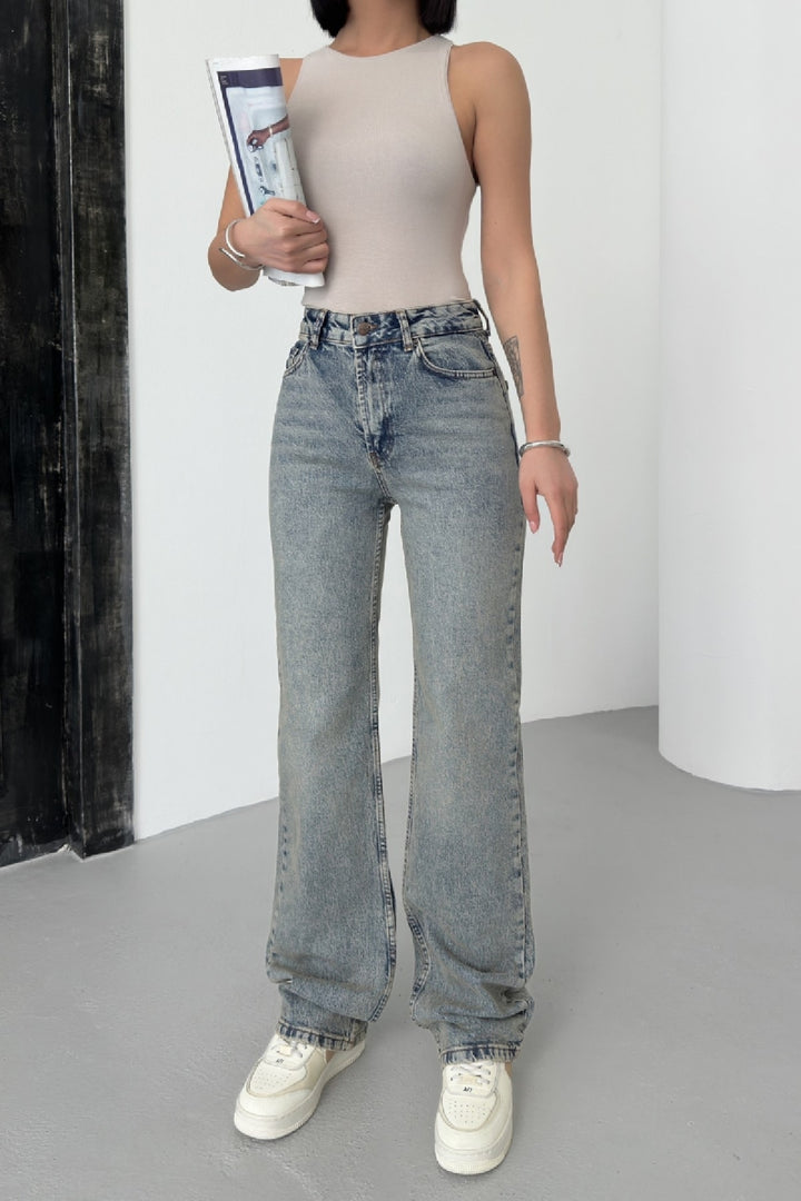 XLJ Stove Pipe Leg High Waist Jeans - Halle