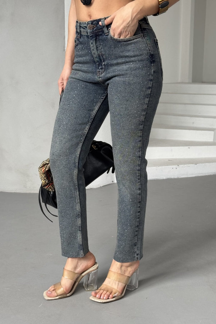 XLJ Mom Jeans with Metal Piece Details - North Miami