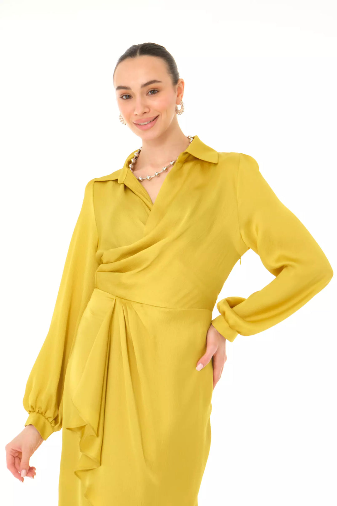 FRV Peanut green satin long sleeve midi dress - Épinay-sur-Seine