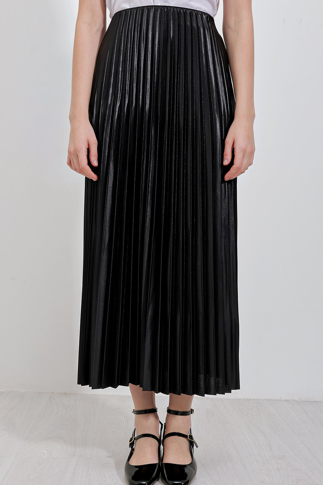 BGD Women Faux Leather Pleated Skirt - Black - Torre Annunziata