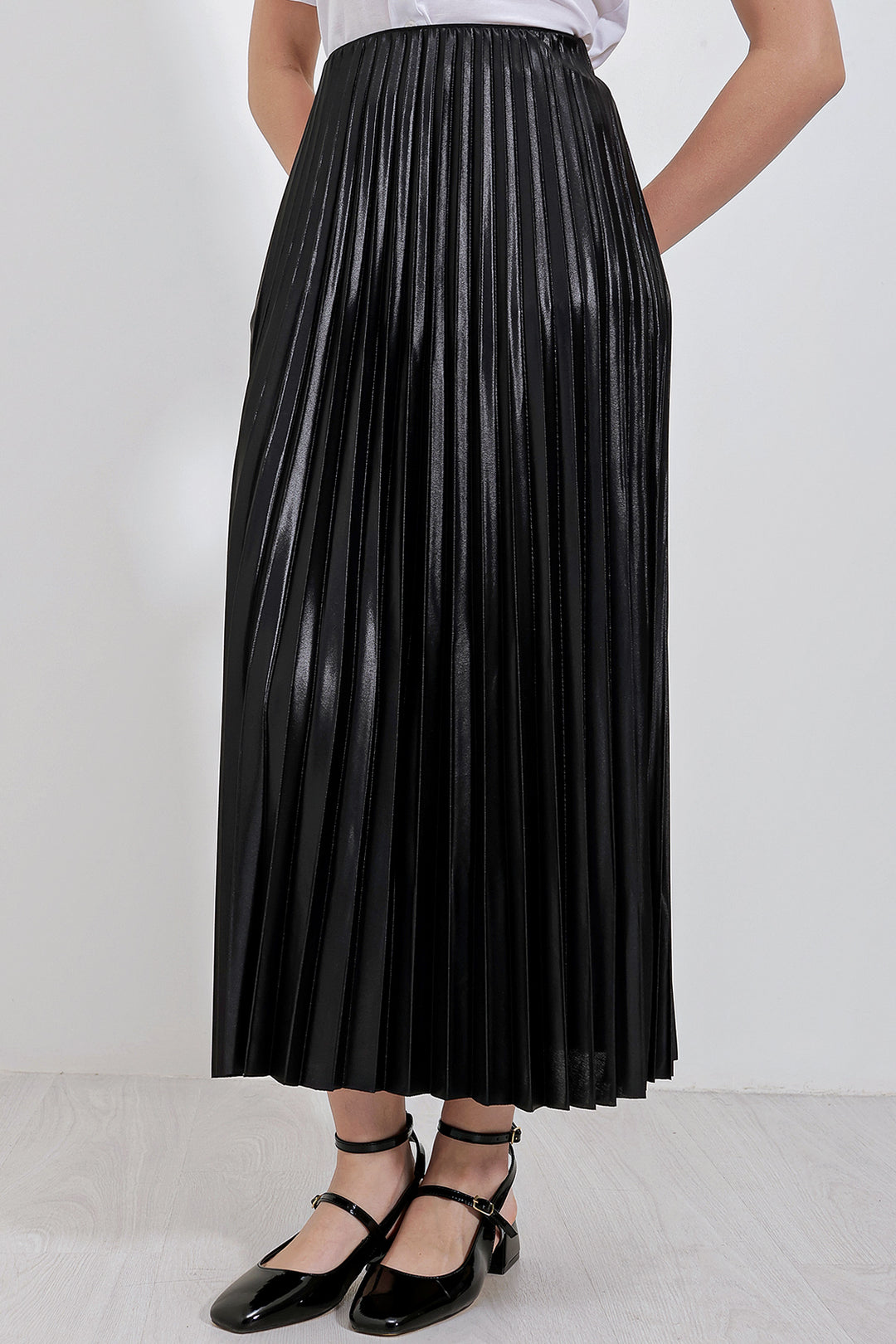 BGD Women Faux Leather Pleated Skirt - Black - Torre Annunziata