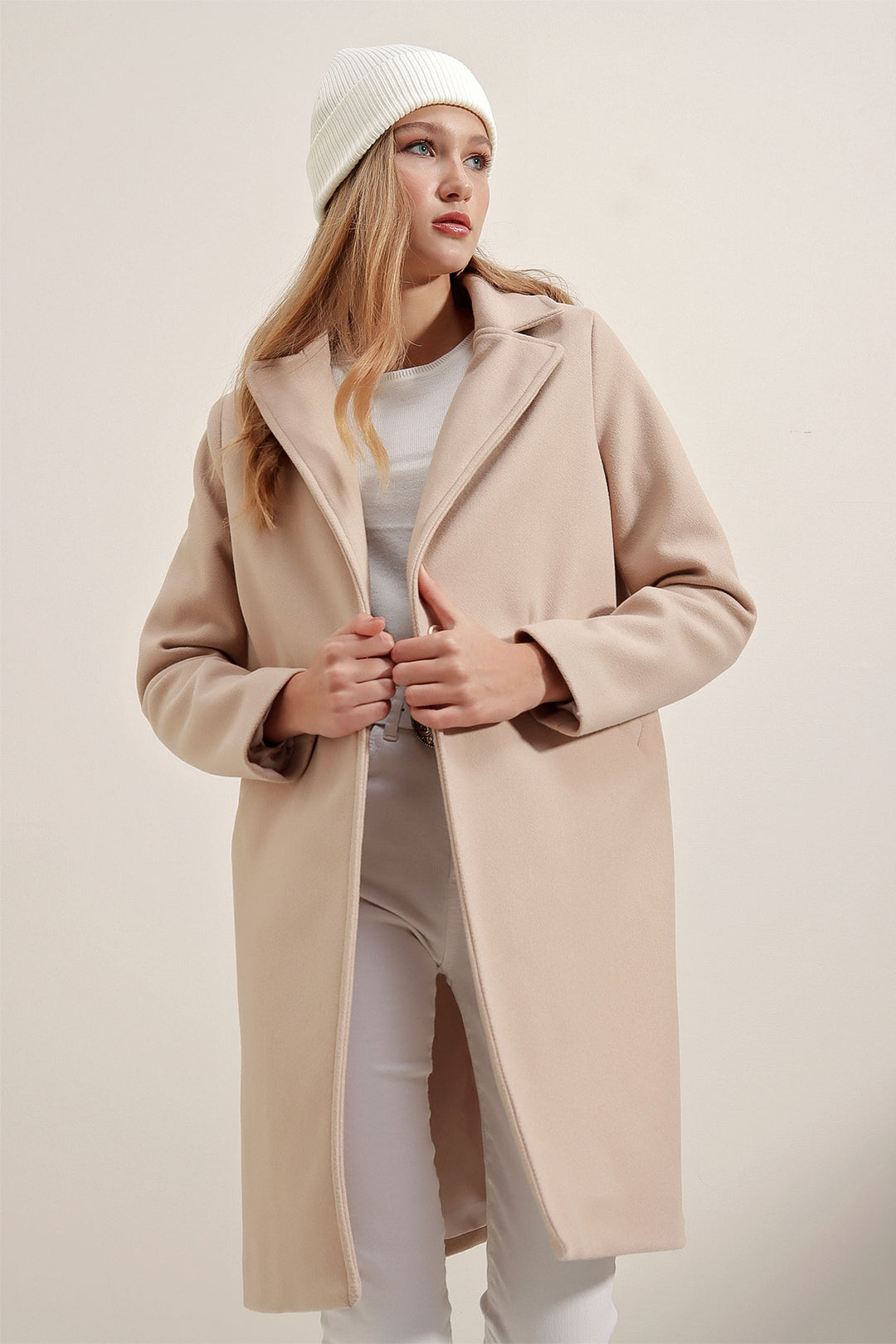 BGD Women Stamp Coat - Beige - Avondale