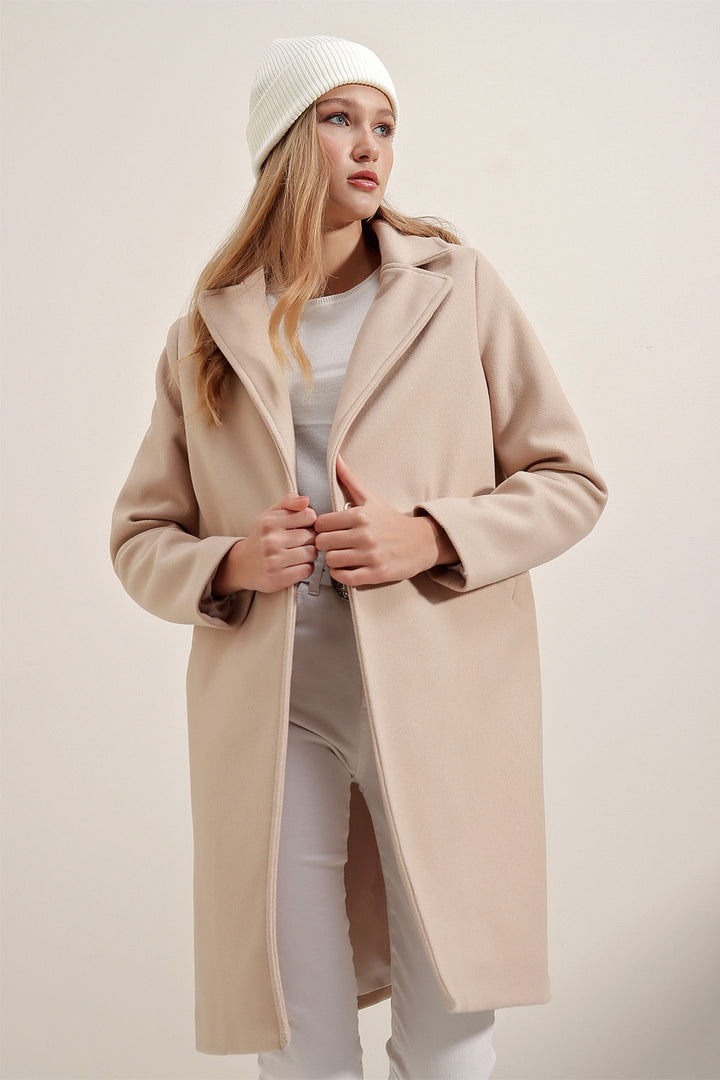 BGD Women Stamp Coat - Beige - Avondale