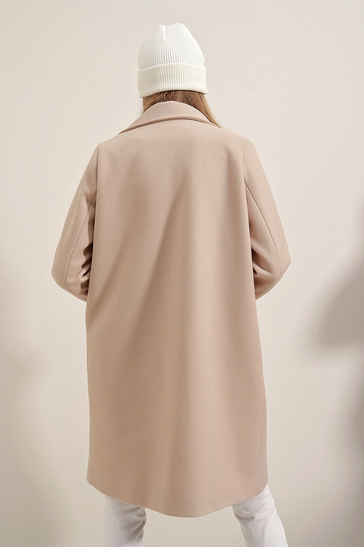 BGD Women Stamp Coat - Beige - Avondale
