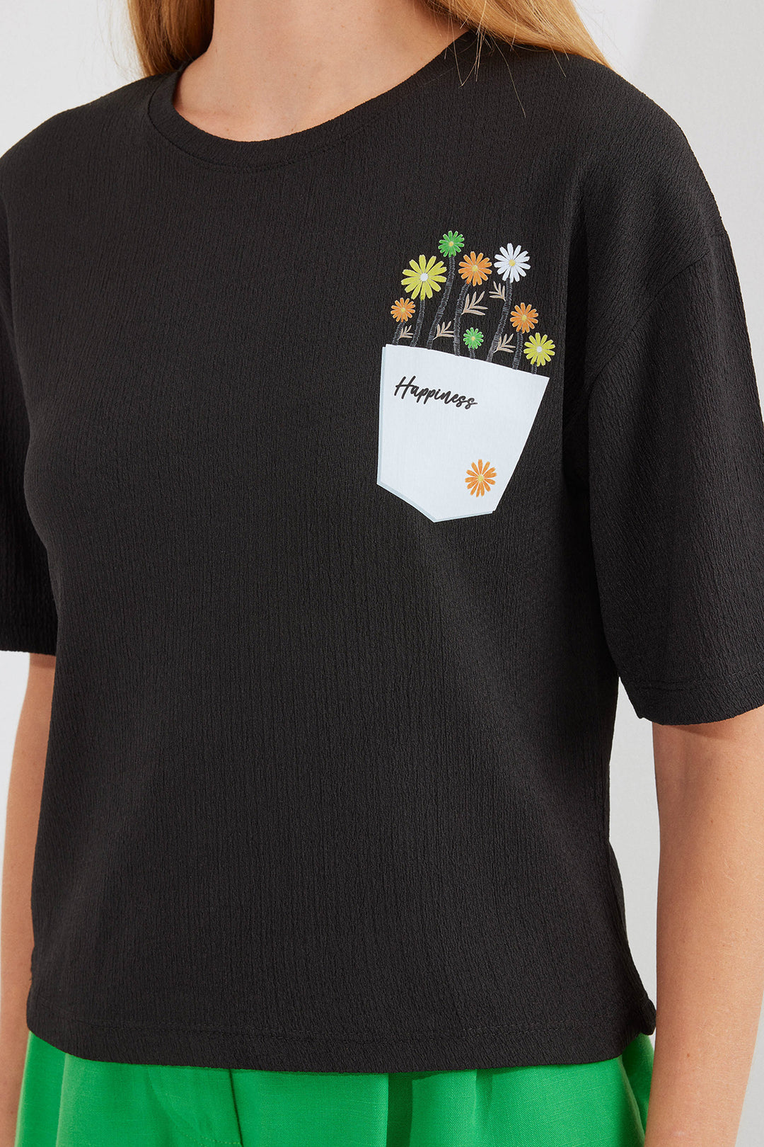 BGD Women Printed Knit Basic T-shirt - Black - Avondale