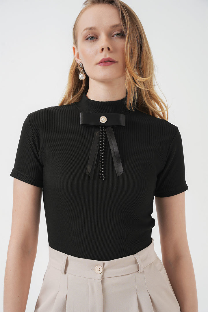 BGD Women Neck Detailed Short Sleeve Blouse - Black - Omaha