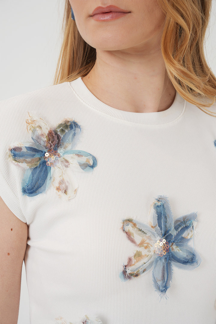 BGD Women Short Sleeve Patterned Crop Blouse - White - Pokrovsk