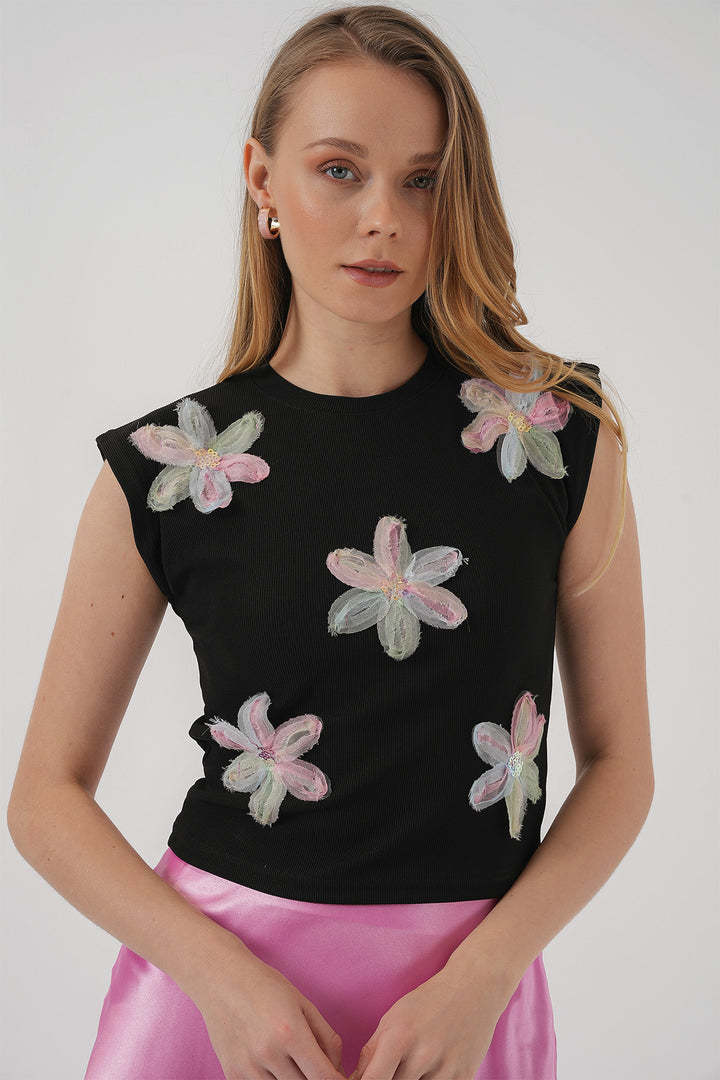 BGD Women Short Sleeve Patterned Crop Blouse - Black - Bloomington