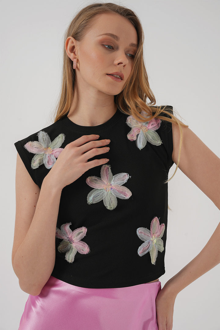 BGD Women Short Sleeve Patterned Crop Blouse - Black - Bloomington