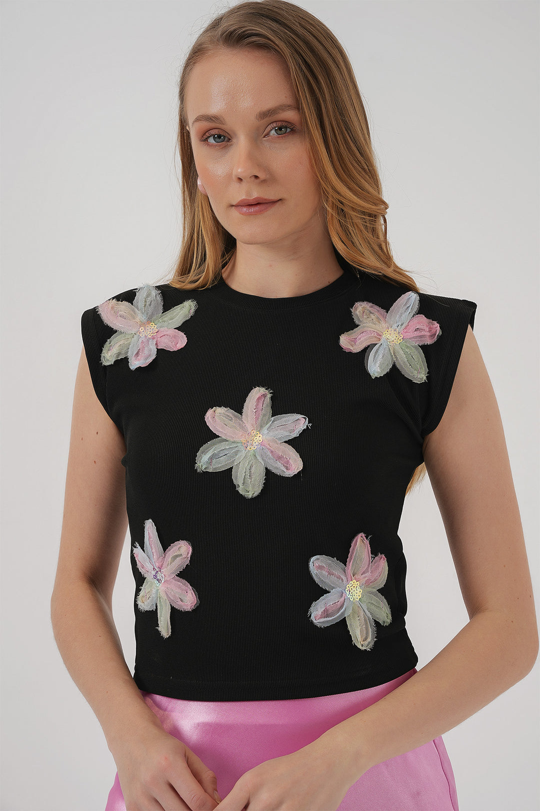 BGD Women Short Sleeve Patterned Crop Blouse - Black - Bloomington