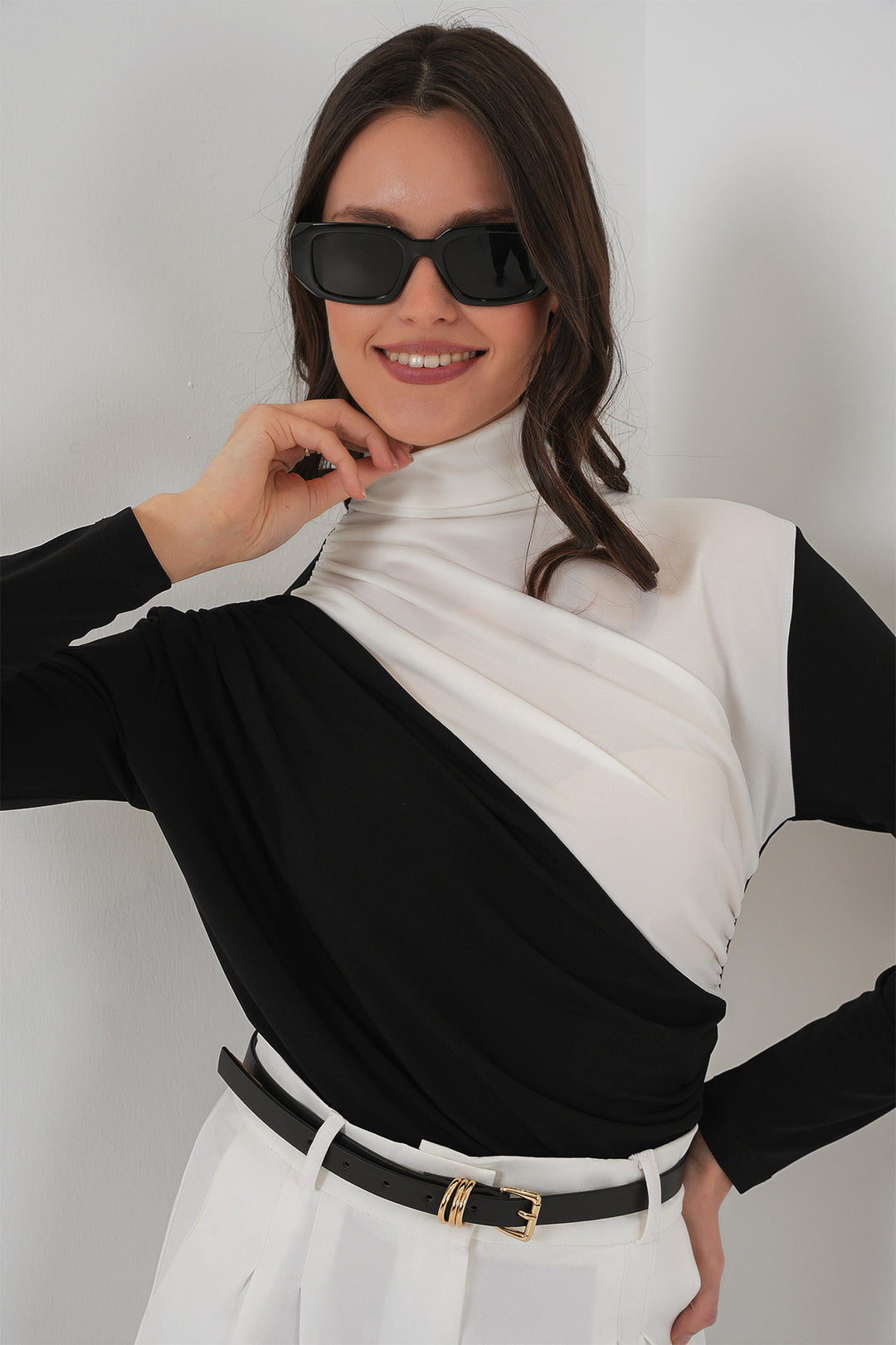 BGD Women Ruffle Detailed Sandy Blouse - Black - Guanajuato