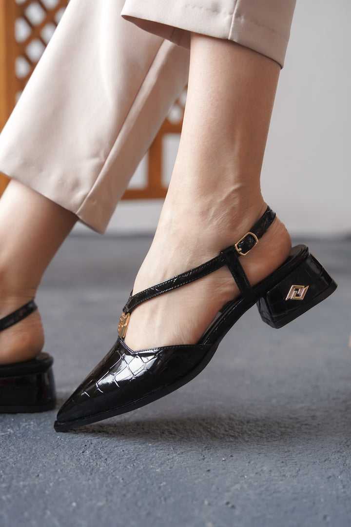 DSM Oscar Black Patent Crocodile Low Heel Shoes - Jaral del Progreso