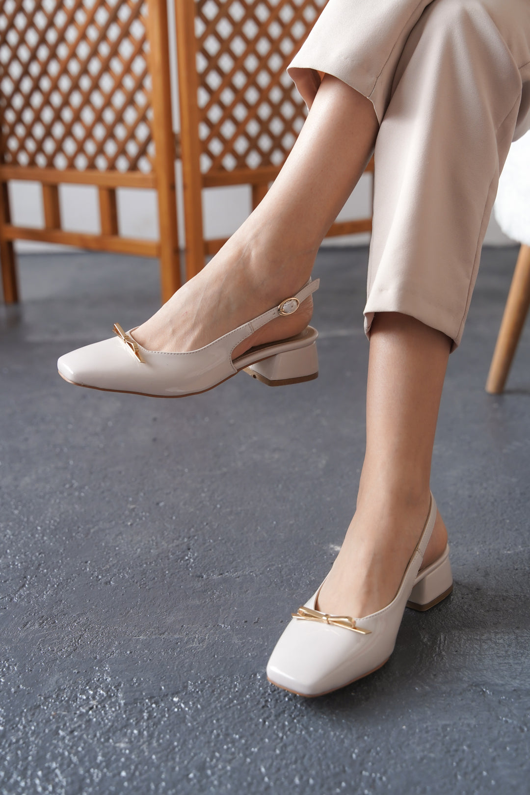 DSM Find Ten Rugan Gold Heels with Detailed Low Heel - North Miami