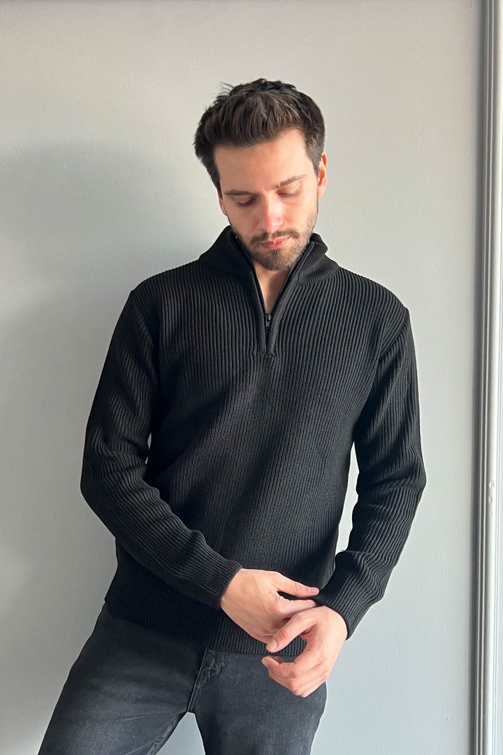 MPL Men's Zippered Turtleneck Sweater 220 - Rijswijk