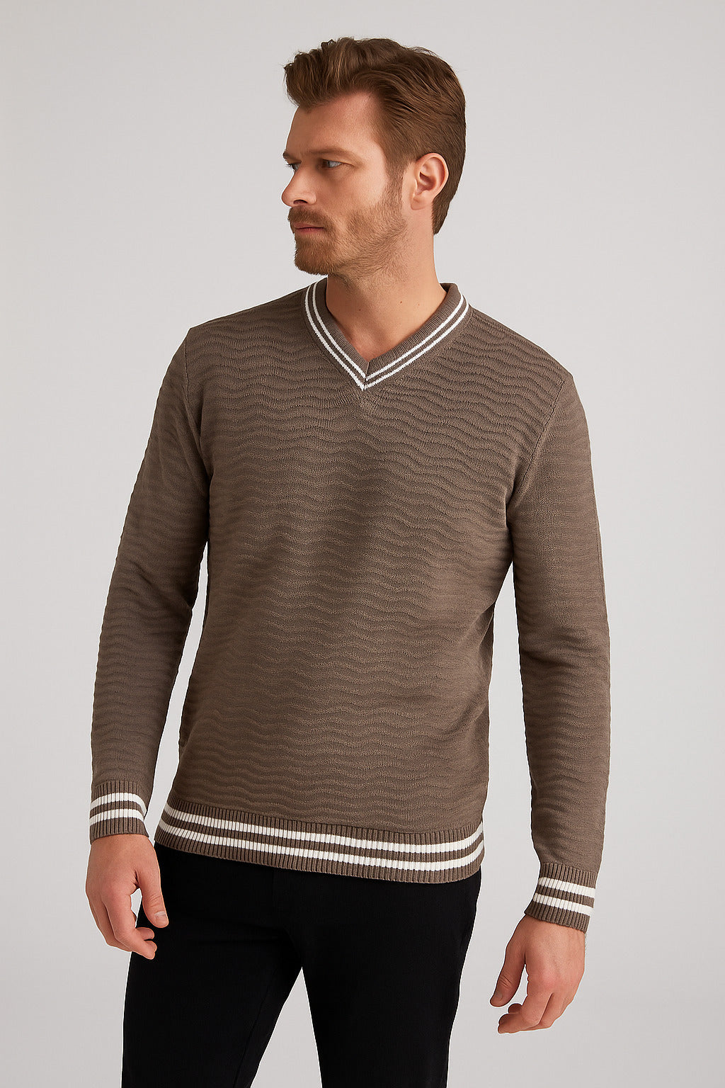 MPL Men's V-Neck Sweater 880 - Tauranga