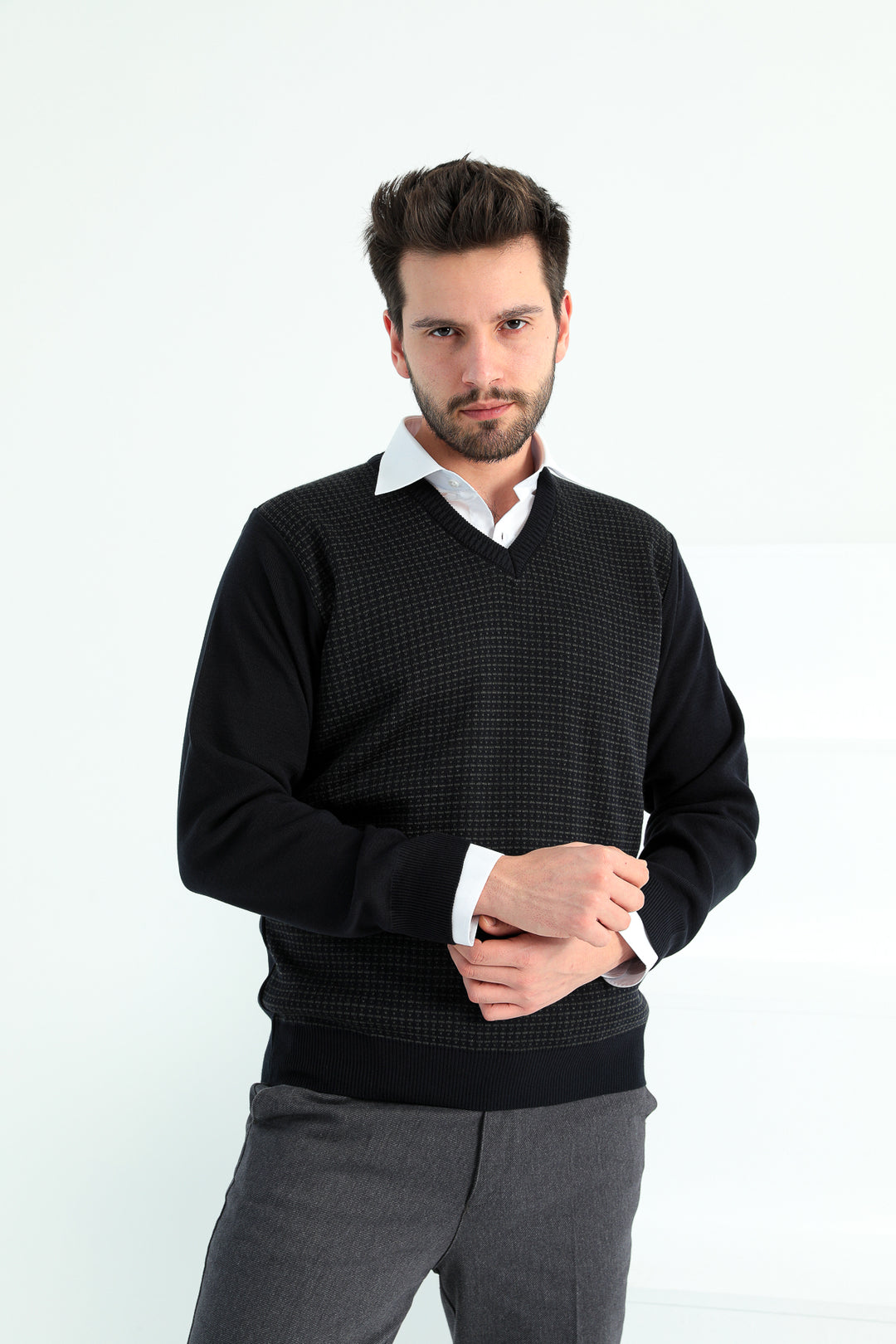 MPL Men's V-Neck Sweater 942 - Nordhorn